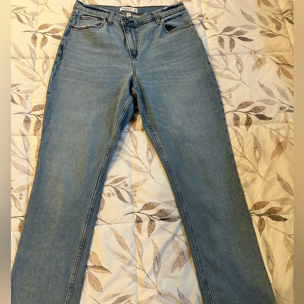 Abercrombie & Fitch The 90s Slim Straight Ultra High Rise